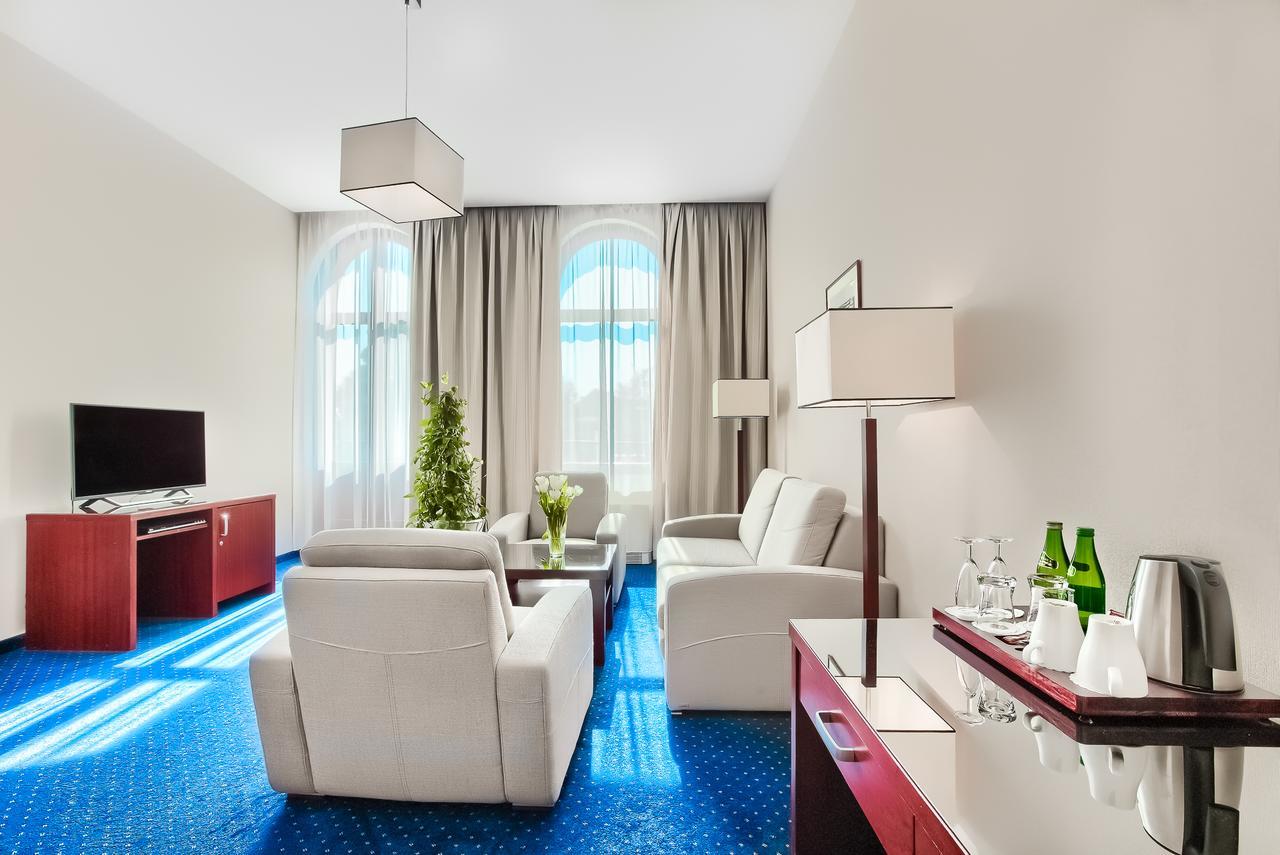 Hotel Atrium シュチェチン エクステリア 写真